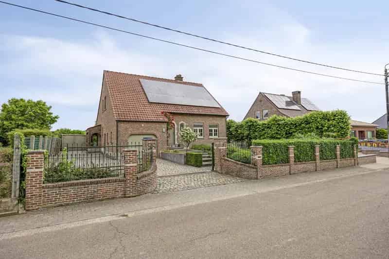 Karaktervolle gezinswoning met veranda in Drieslinter.