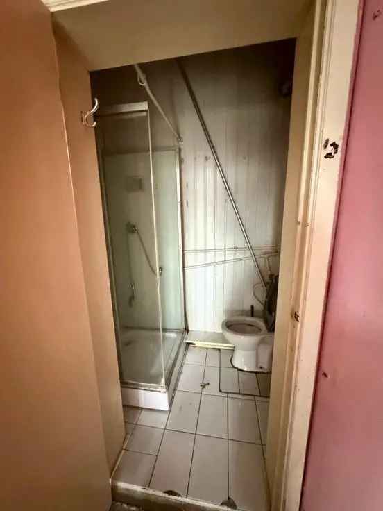 Appartement te renoveren Schaerbeek 2 slaapkamers uitbreiding zolder