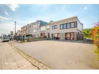 Handelspand met Woonruimte te Herstal