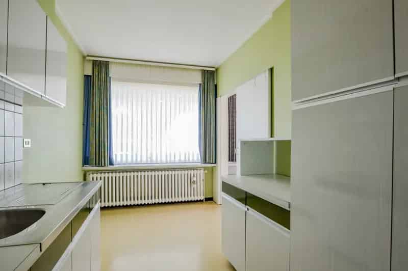 Huis te huur Zedelgem: 4 slaapkamers, ruime tuin & garage