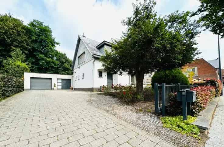 Huis Te Koop Waarloos: Villa met Tuin en Garage