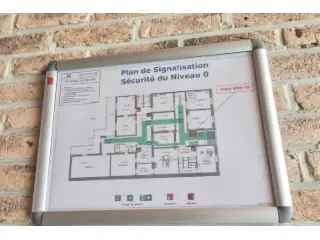 Kantoor te huur Gosselies 400m2 Medisch Beroep