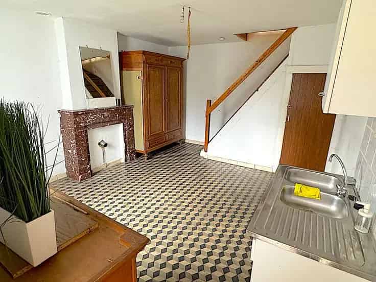 Huis Te Koop: 61m² renovatieproject, 3 kamers