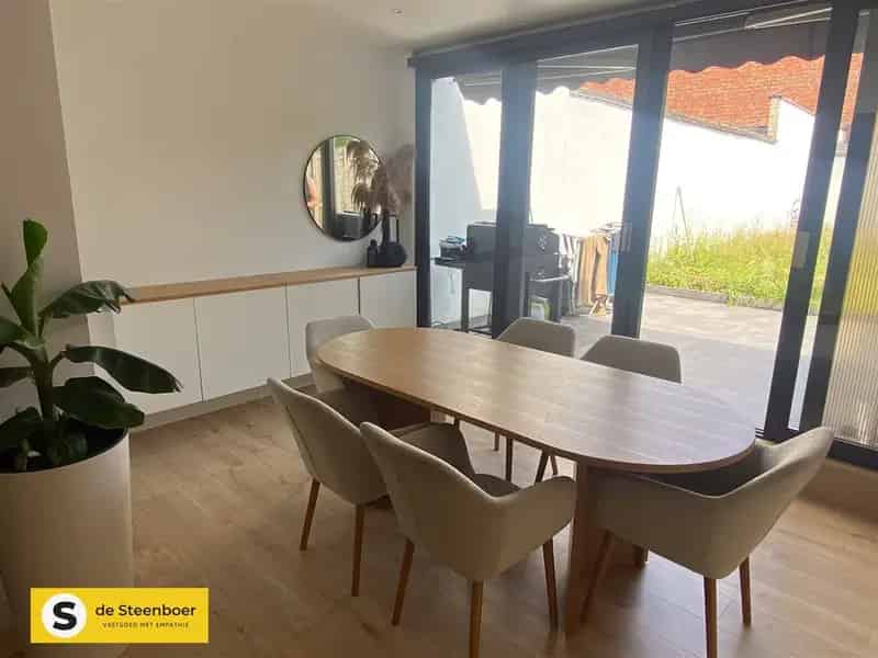 Huis te koop in Deurne: 3 slaapkamers, moderne badkamer en tuin