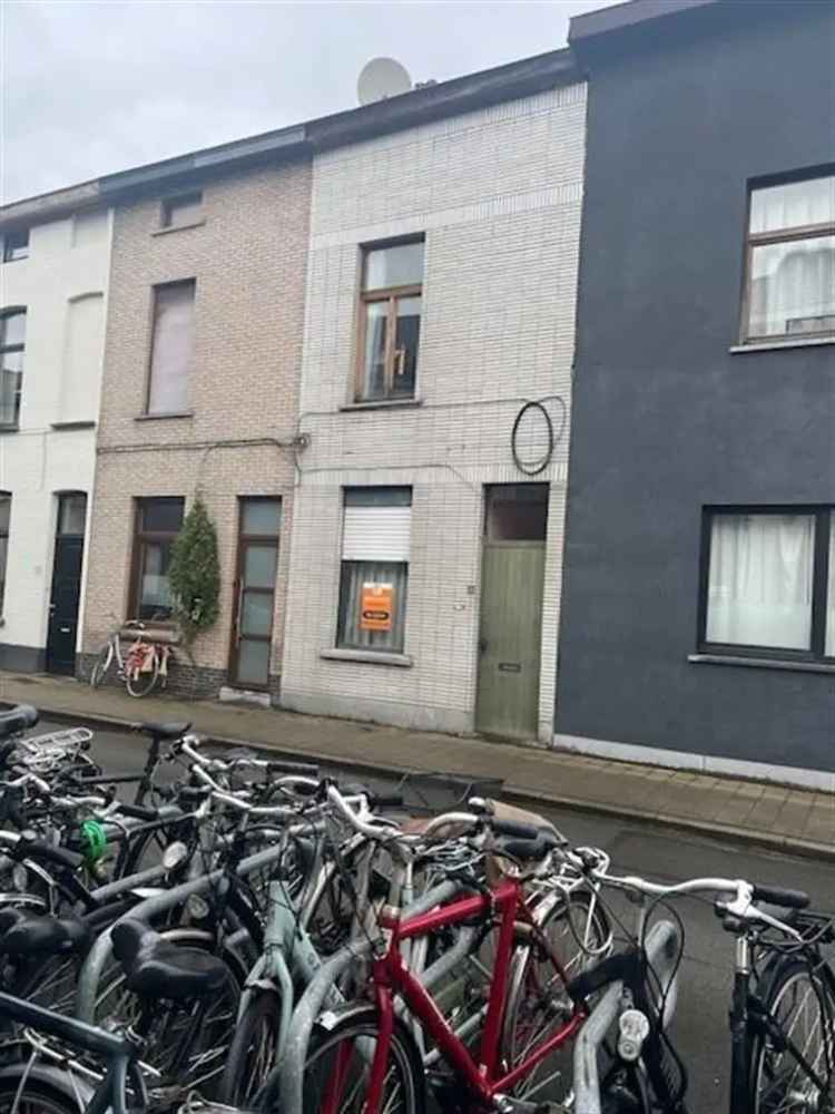 Huis te koop in Ledeberg met nabijheid van centrum en openbaar vervoer