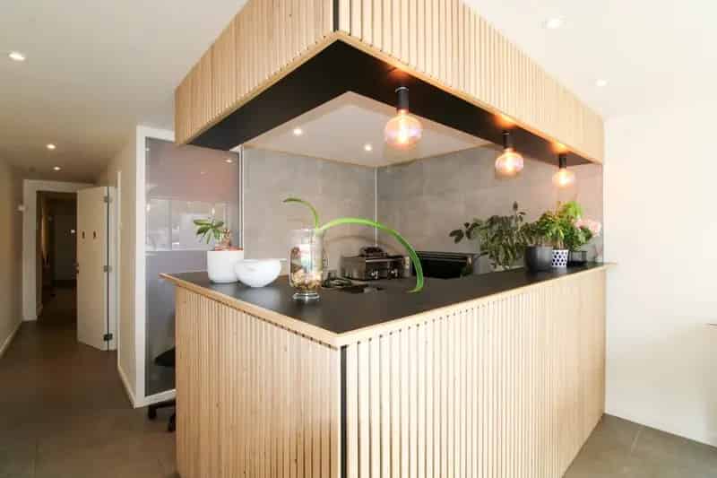 Handelshuis met Woonst en Luxueuze B&B Temse