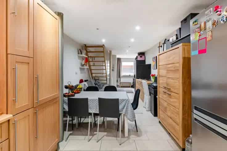 Huis te Koop Kontich: 3 Slaapkamers Terras Renovatieproject