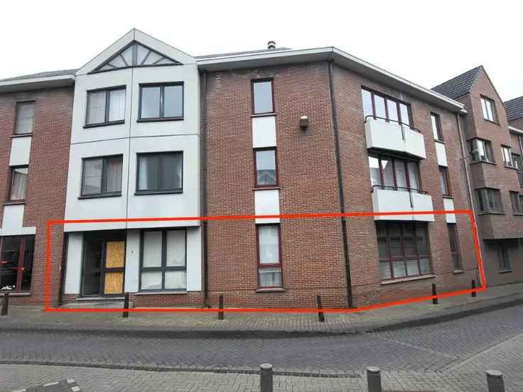 Te koop appartement in centrum Temse met ruime kamers en terras