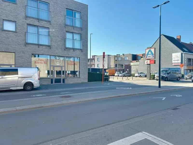 Handelspand te Koop Waregem - Energiezuinig met Parkeerplaats