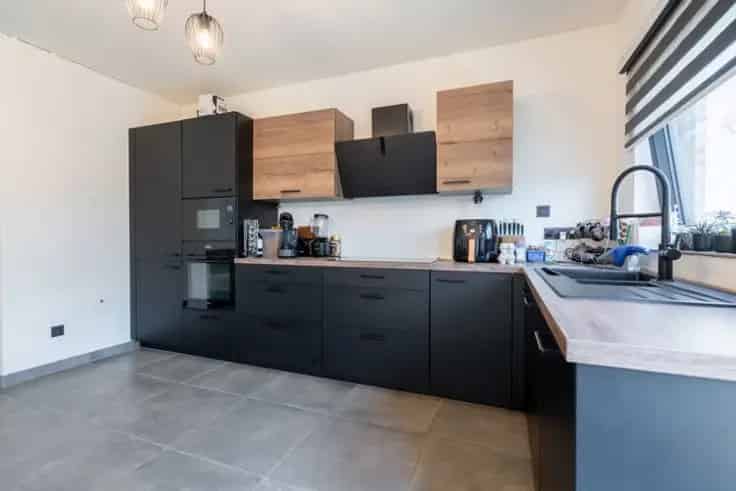 Huis Te Koop Beerzel: Gerenoveerde starterswoning met tuin