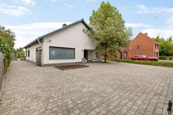 Villa Te Koop Bloemwijk Rustige Locatie 3 slaapkamers Zwembad