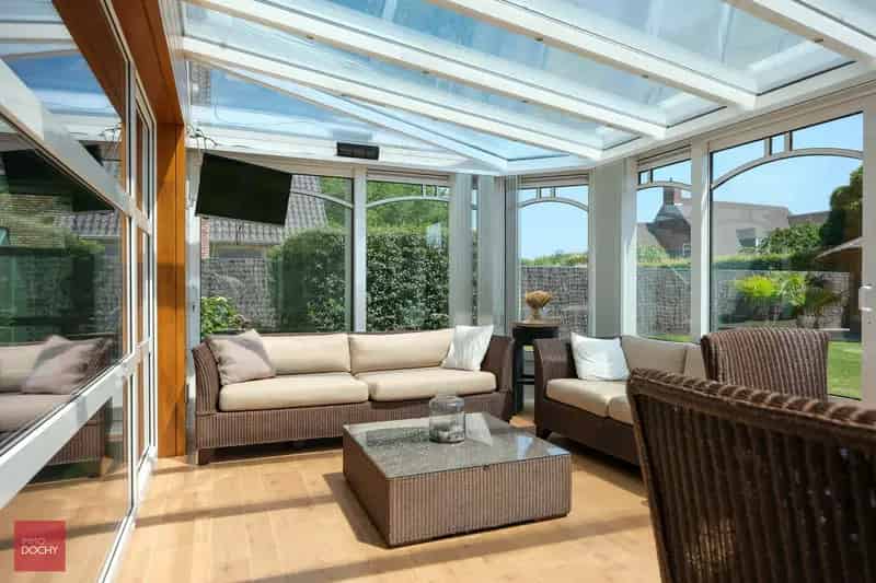 Villa te huur met orangerie en tuin