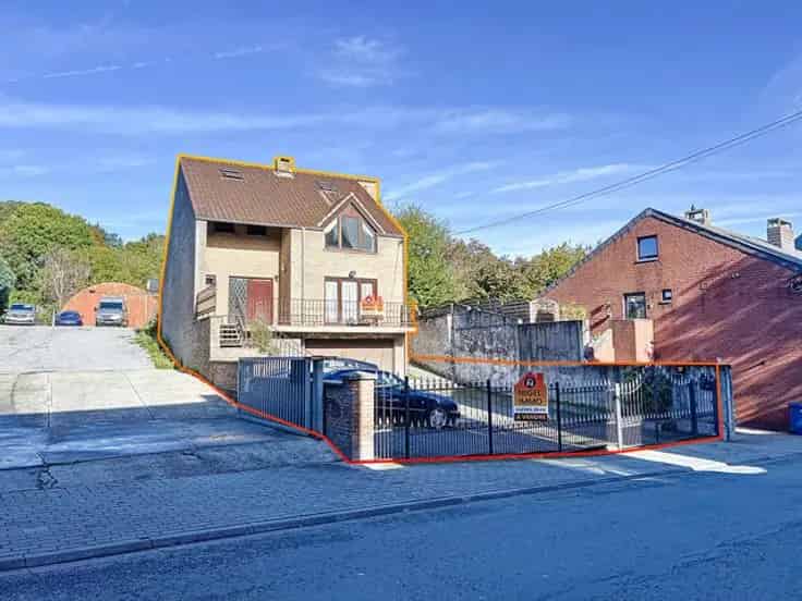 Huis Te Koop Oupeye 365m2 5 slaapkamers Tuin Garage