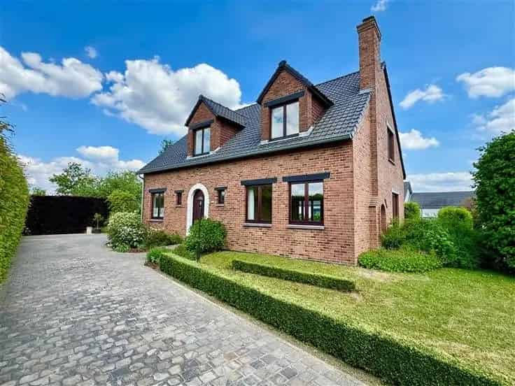 Villa te Koop Bovesse 4 slaapkamers tuin garage
