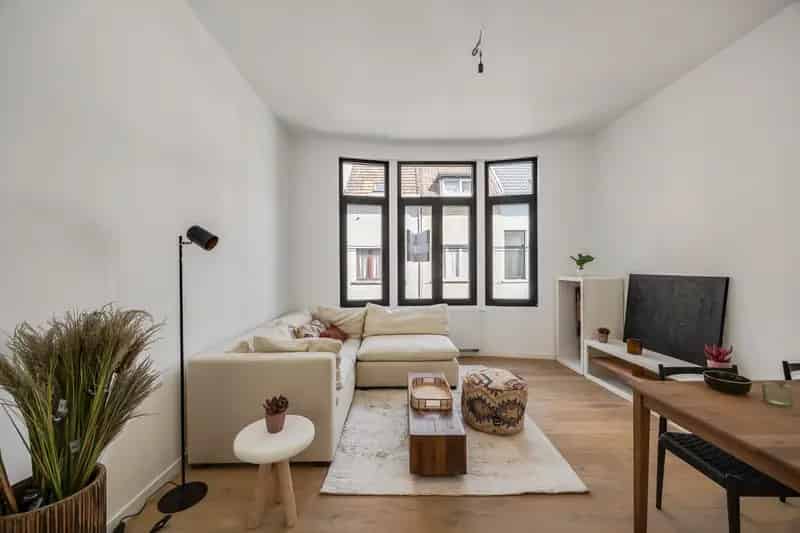 Gerenoveerd Appartement Antwerpen 1 Slaapkamer Spoorstraat