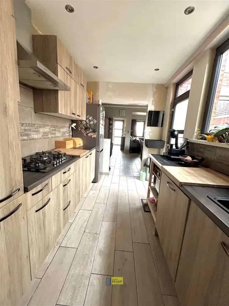 Gerenoveerde Rijwoning met Grote Tuin te Kapellen