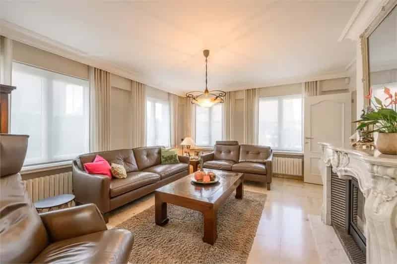 Villa te koop Pittem 5 slaapkamers grote tuin