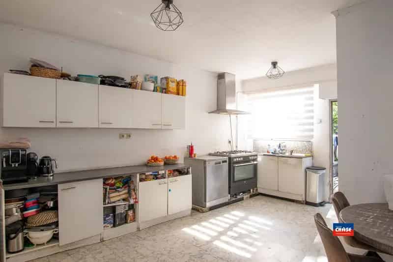 Te renoveren Rijwoning met 4-5 slaapkamers en Stadstuin