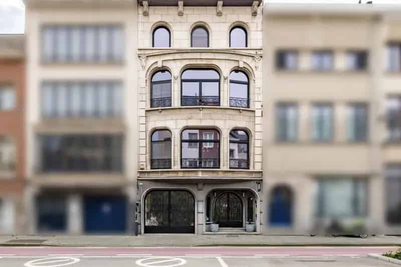 Herenhuis Hoogstraten 6 slaapkamers gerenoveerd