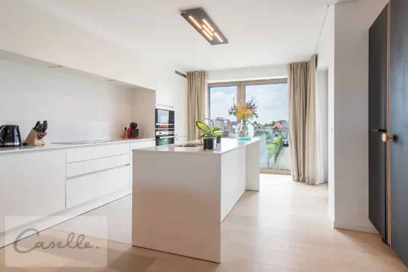 Appartement te Huur Oostkamp: Luxe 121m2, 2 Badkamers, Garage