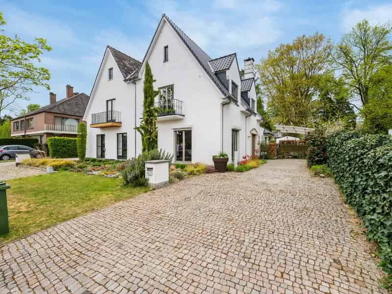Te Huur Hasselt: Gerenoveerde 3 Slaapkamers Halfopeen Bebouwing