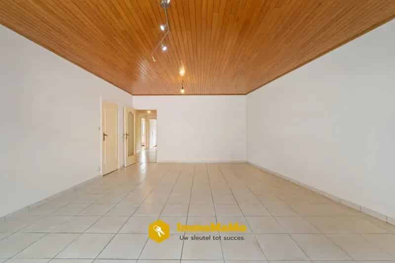Appartement te koop Zelzate: 2 slaapkamers, terras, lift, EPC B
