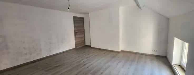 Huis Te Koop: 2 Slaapkamers, Tuin, Renovatieproject
