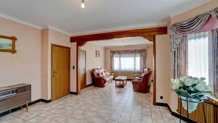 Te renoveren woning met bijgebouw 10a83ca