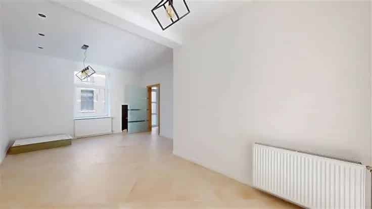 Huis Te Koop Hoegaarden: Gerenoveerde woning met 3 slaapkamers
