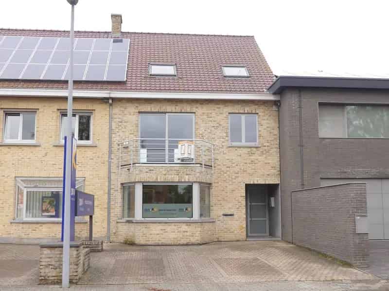 Bel-etage woning Diksmuide: Tuin en parkeerplaats