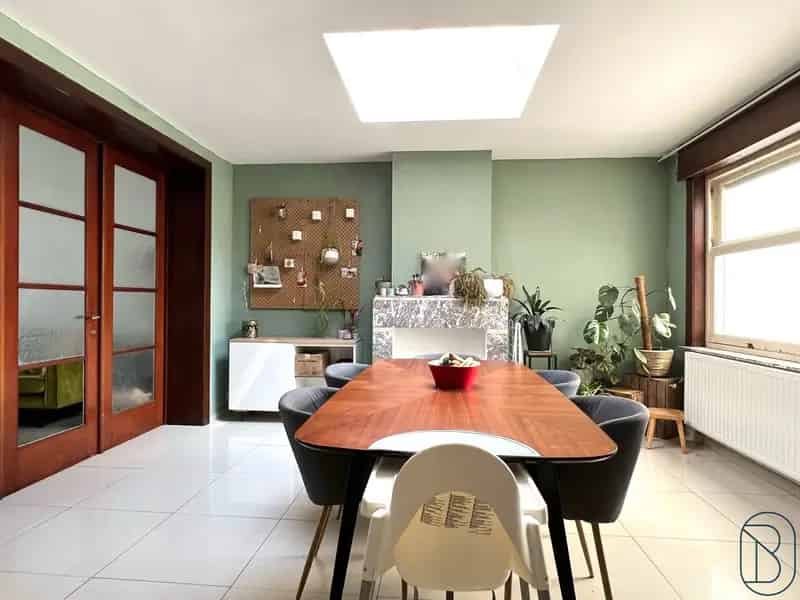 Huis te huur Ronse: 4 slaapkamers, tuin en 2 garages