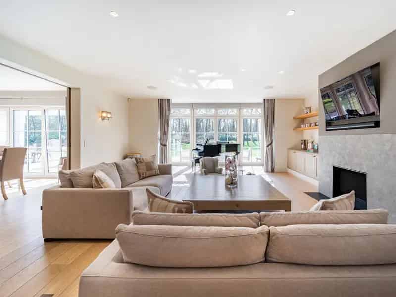Luxe Villa te Waver 1104m² met Zwembad en Domotica
