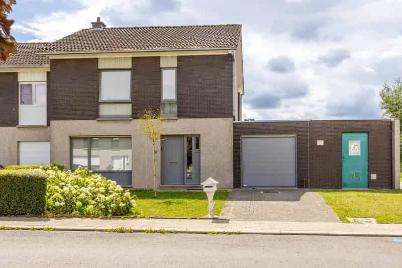 Huis te koop Ooigem: Instapklare woning met tuin en garage