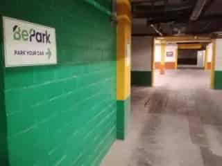 Parking te huur Elsene - Beveiligd Nabij Openbaar Vervoer