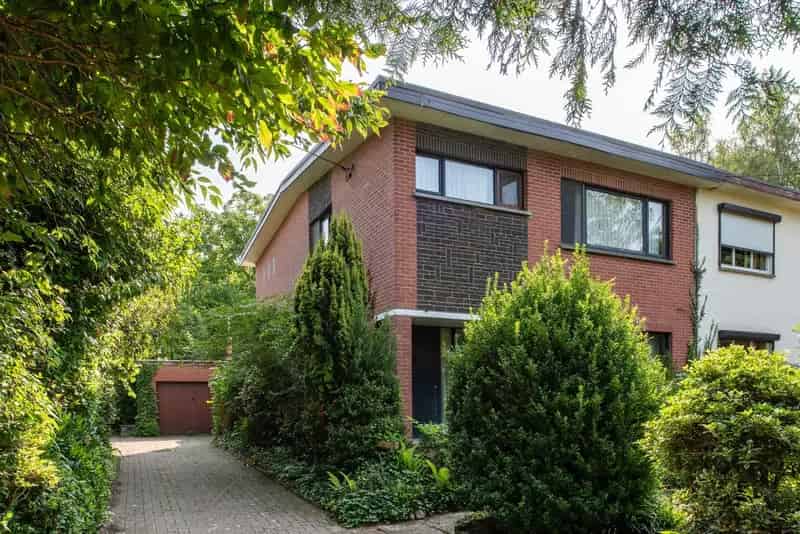 Halfopen bebouwing aan de rand van De Maten.