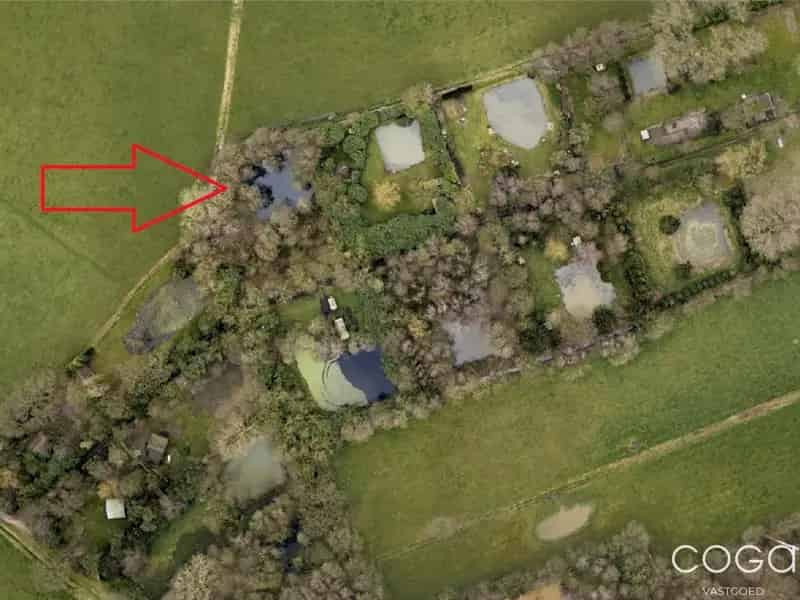 Grond te huur Overbroek: 2395m² perceel met vijver