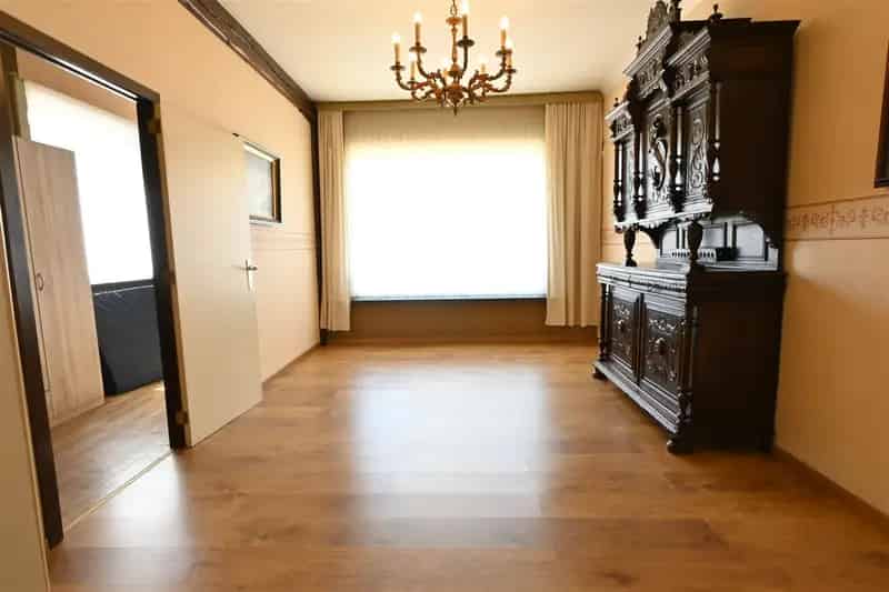 Huis te huur Deerlijk: 4 slaapkamers, grote tuin en loods