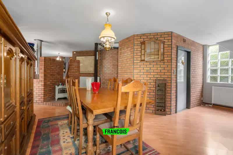 Huis te Koop Oosterzele: Te renoveren woning met 3 slaapkamers