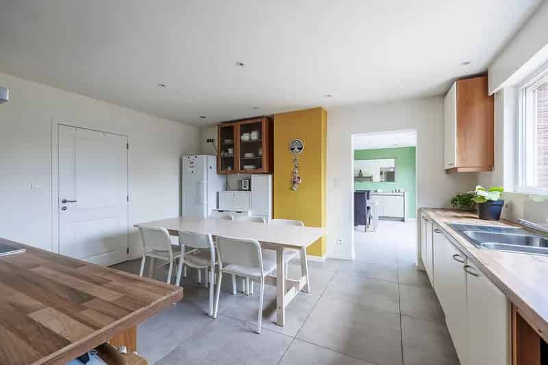 Gerenoveerde woning 4 slaapkamers garage tuin 539m2