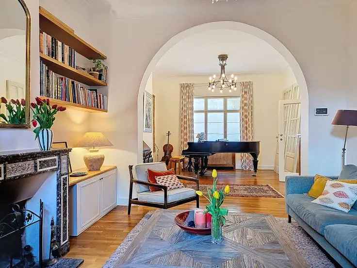 Huis Te Koop Jubelpark: Gerenoveerd met Tuin en Uitbreiding