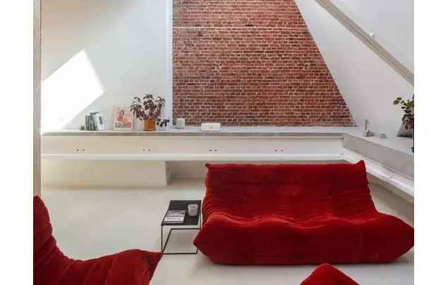 Huur 1 slaapkamer appartement van 130 m² in Anderlecht