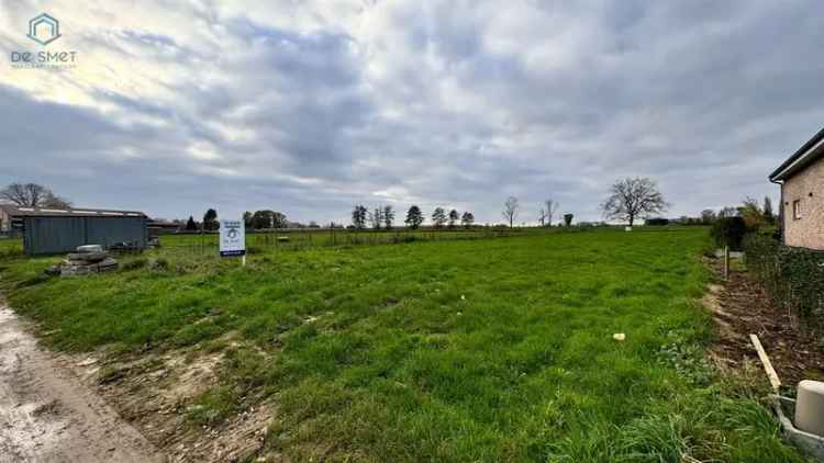 Rustig gelegen bouwgrond voor open bebouwing te Bever.