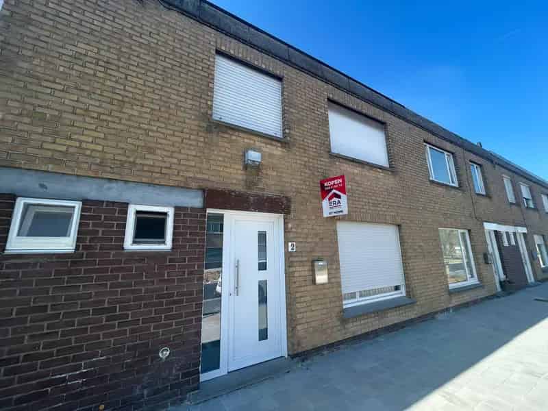 Huis te huur met garage en 3 slaapkamers Roeselare