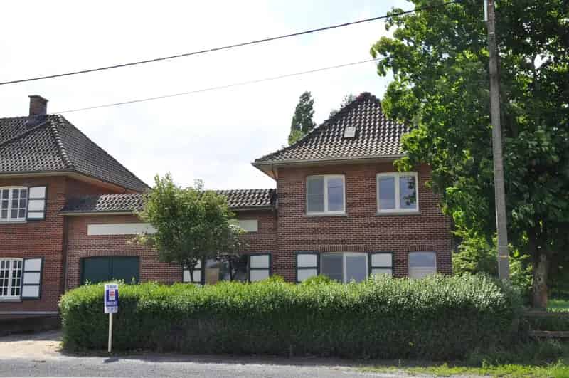 Woning met 3 slaapkamers en magazijn