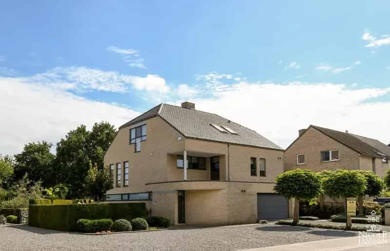 Ruime Woning Gelijkvloers Praktijkgedeelte Prachtige Tuin