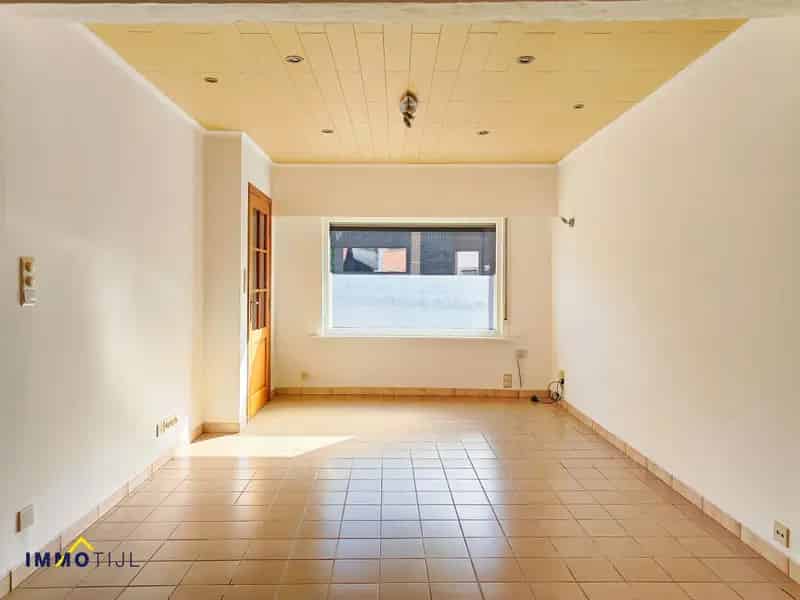 Rustig gelegen woning te Lebbeke met 2 slaapkamers en ruime garage