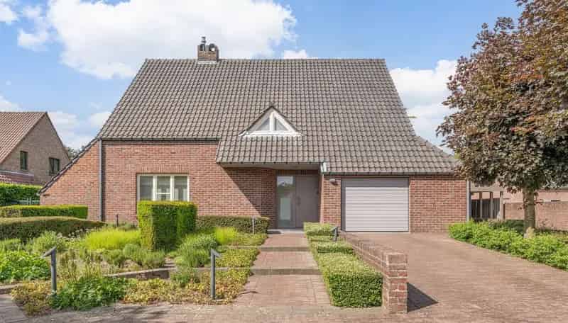 Prachtig landhuis op 2.114 M2 in Kinrooi.