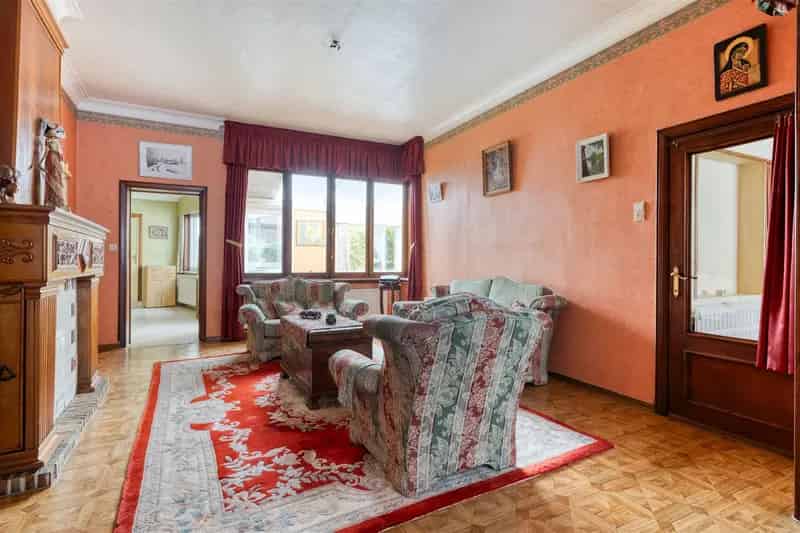 Huis te koop Malderen: Grote woning 593m² met bouwgrond
