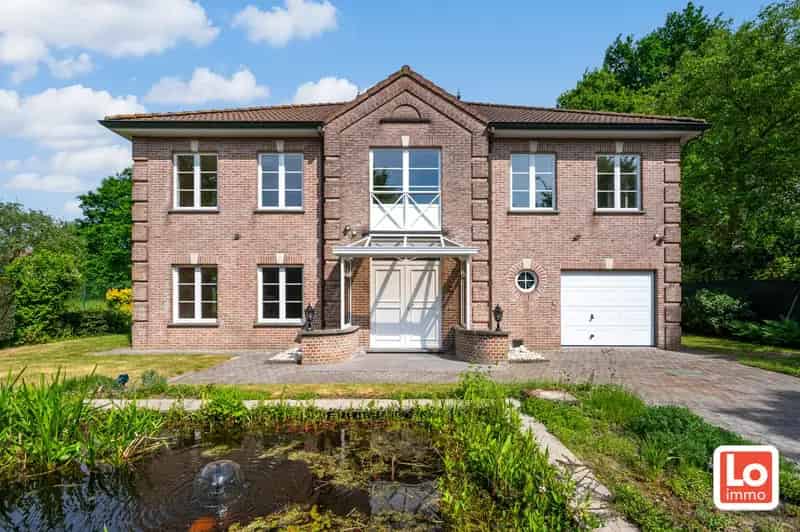 Huis te koop in Destelbergen: Ruime villa met leefruimte en keuken