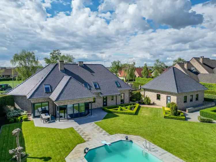 INSTAPKL. VILLA (446 M2) MET VERW. ZWEMB. OP 32A09CA TE BREE